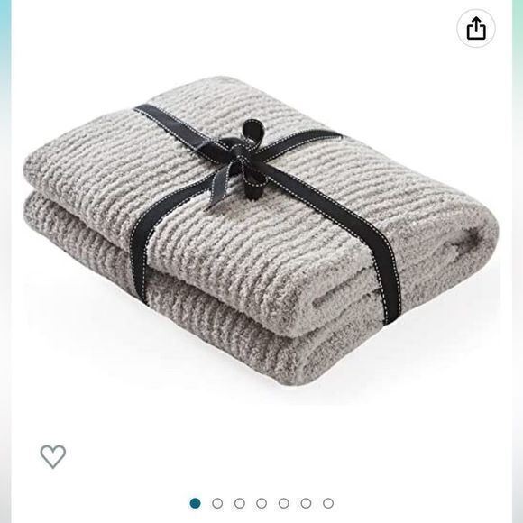 NIP Throw Blanket for Couch Sofa Fluffy Lightweight Fleece 47" x 47" Light Grey‎ - Picture 1 of 6